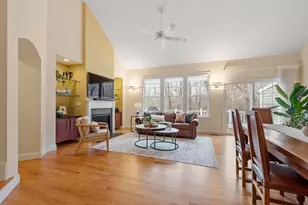 42 Seven Springs Ln, Burlington, MA 01803 - Photo 9