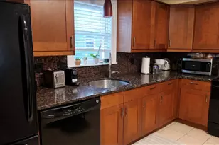 17 Proctor St, Peabody, MA 01960 - Photo 5