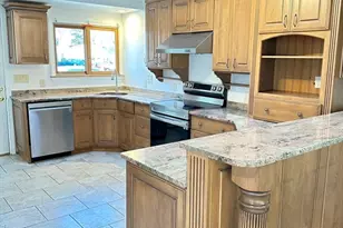 24 Hemlock Dr, Natick, MA 01760 - Photo 3