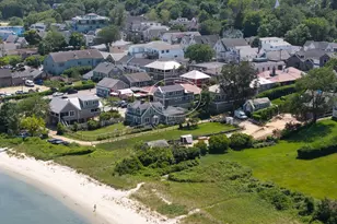 26 Union Ct, Tisbury, MA 02568 - Photo 1