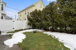 77 Dartmouth St, New Bedford, MA 02740 - Photo 35