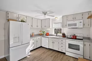 1 Charing Cross Rd, Dennis, MA 02660 - Photo 13