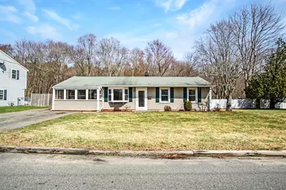 111 Hogg Memorial Drive, Whitman, MA 02382 - Photo 3