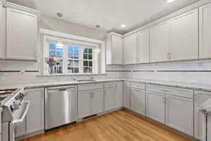 36 Pleasant St, Stoneham, MA 02180 - Photo 7