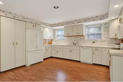 38 Oakland St, Medway, MA 02053 - Photo 15