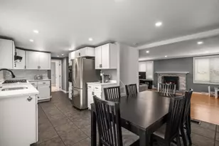 157 Pearl St, Reading, MA 01867 - Photo 7