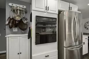 157 Pearl St, Reading, MA 01867 - Photo 5