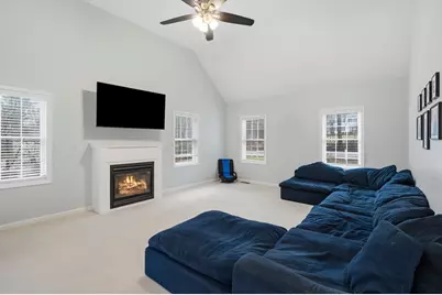 380 Richardson Road, Dracut, MA 01826 - Photo 9