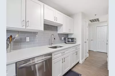 38 Dunham Rd #310, Beverly, MA 01915 - Photo 5