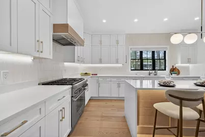 71 Cloverdale Rd, Newton, MA 02461 - Photo 5
