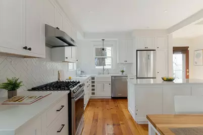 22 Edge Hill St, Boston, MA 02130 - Photo 3
