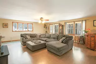 186 Elm St, Leominster, MA 01453 - Photo 9