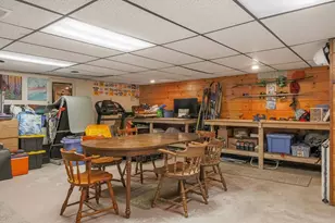 186 Elm St, Leominster, MA 01453 - Photo 33