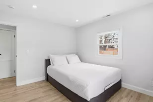 63 Jasper St, Saugus, MA 01906 - Photo 17