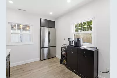 63 Jasper St, Saugus, MA 01906 - Photo 5