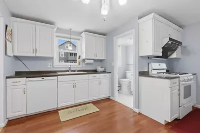 25 Webster St, Quincy, MA 02171 - Photo 9