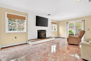 12 Parkway Dr, Saugus, MA 01906 - Photo 7