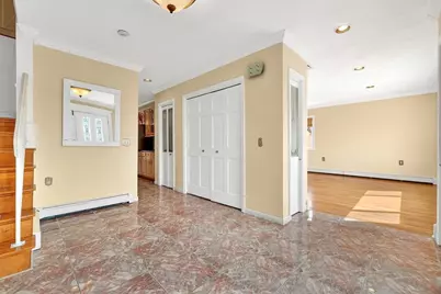 12 Parkway Dr, Saugus, MA 01906 - Photo 9