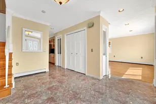12 Parkway Dr, Saugus, MA 01906 - Photo 9