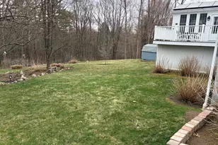 327 Brookside Cir, Northampton, MA 01062 - Photo 5