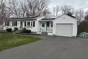 327 Brookside Cir, Northampton, MA 01062 - Photo 3