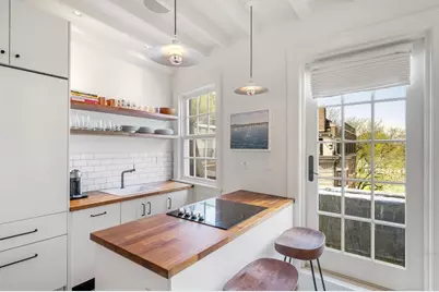 5 West Hill Place #D, Boston, MA 02114 - Photo 9