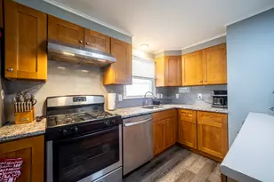 35 Nelson Ave, Lowell, MA 01852 - Photo 9