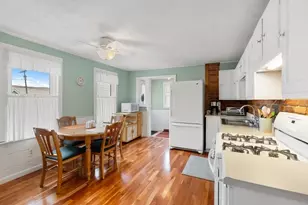 21 Roundy St, Beverly, MA 01915 - Photo 9