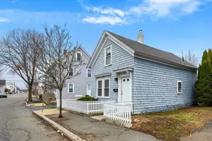 21 Roundy St, Beverly, MA 01915 - Photo 3