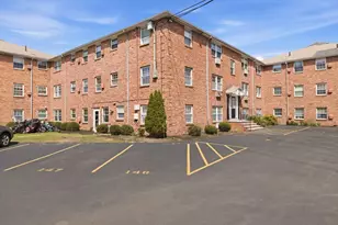 8 Colonial Village Dr, Arlington, MA 02474 - Photo 17