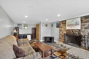 24 Oak Ridge Cir, Lynn, MA 01904 - Photo 27