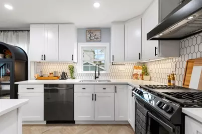 66 Salem St, Woburn, MA 01801 - Photo 13