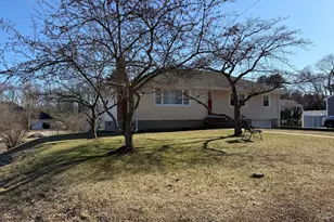 21 Howard St, Milford, MA 01757 - Photo 3