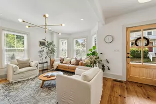 31 Collins St, Newburyport, MA 01950 - Photo 7