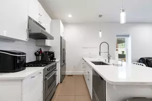 714 E 5th St, Boston, MA 02127 - Photo 5