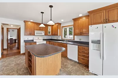 79 Woodlawn St, Chicopee, MA 01020 - Photo 7