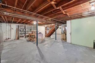 79 Woodlawn St, Chicopee, MA 01020 - Photo 27