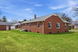 79 Woodlawn St, Chicopee, MA 01020 - Photo 3