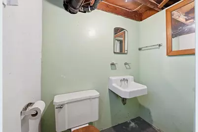 79 Woodlawn St, Chicopee, MA 01020 - Photo 29