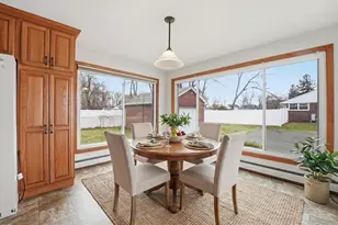 79 Woodlawn St, Chicopee, MA 01020 - Photo 9