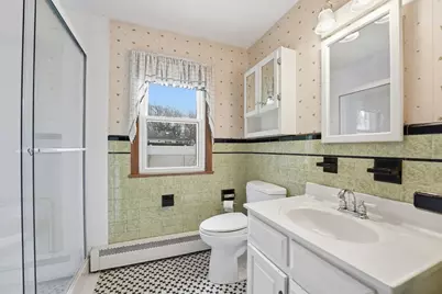 79 Woodlawn St, Chicopee, MA 01020 - Photo 15