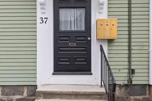 37 Chase St, Beverly, MA 01915 - Photo 3