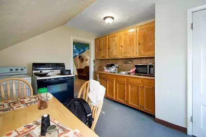 37 Benefit St, Worcester, MA 01610 - Photo 7