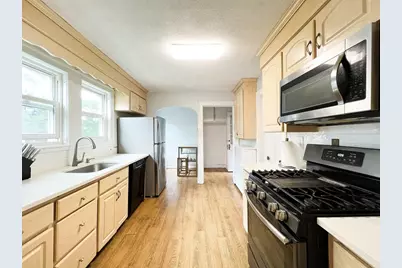 31 Grassmere Rd #-, Brookline, MA 02467 - Photo 3