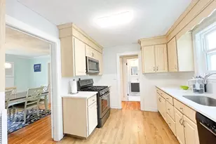 31 Grassmere Rd, Brookline, MA 02467 - Photo 5