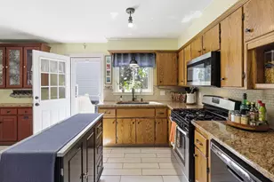 133 Friendship St, Fall River, MA 02723 - Photo 11