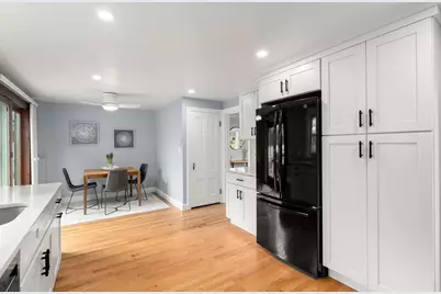 438 Mount Vernon St, Dedham, MA 02026 - Photo 5