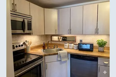 5 Hallmark Gardens #1, Burlington, MA 01803 - Photo 9