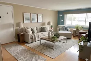 5 Hallmark Gdns, Burlington, MA 01803 - Photo 3