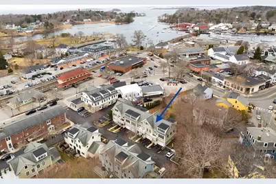 6 Summer St #D, Manchester by the Sea, MA 01944 - Photo 3